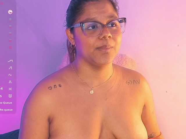 chelseea-bluey live cam on BongaCams