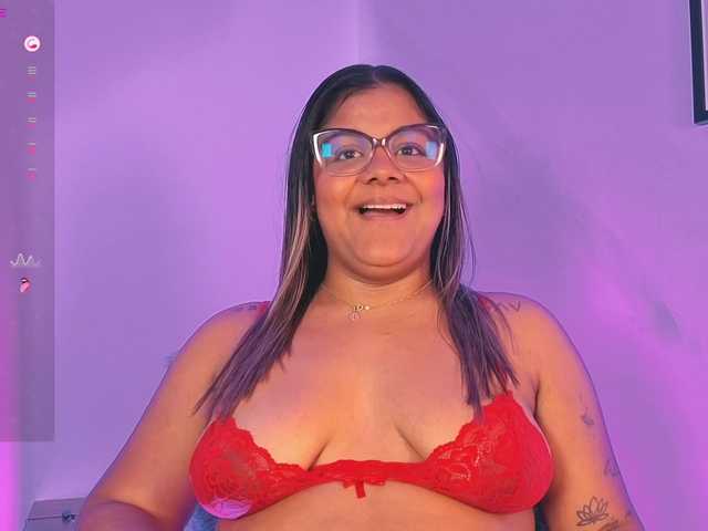 chelseea-bluey live webcam show