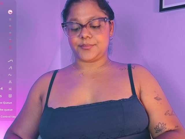 chelseea-bluey live webcam show