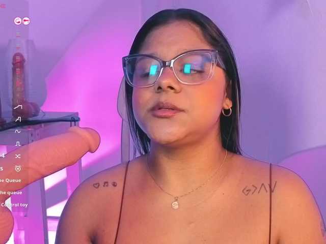 chelseea-bluey live webcam show
