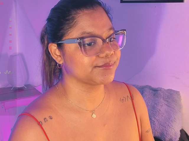 chelseea-bluey live webcam show