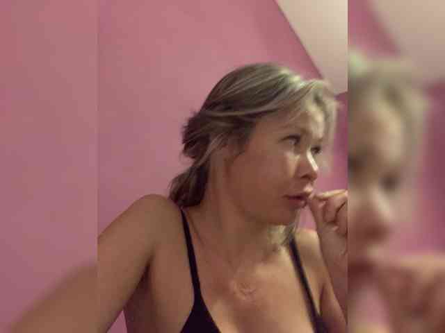 Gelia88 webcam