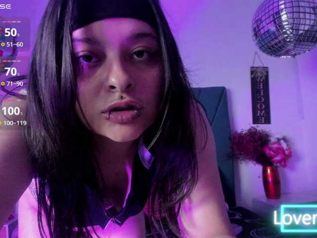 Ivyy-wish live cam on BongaCams