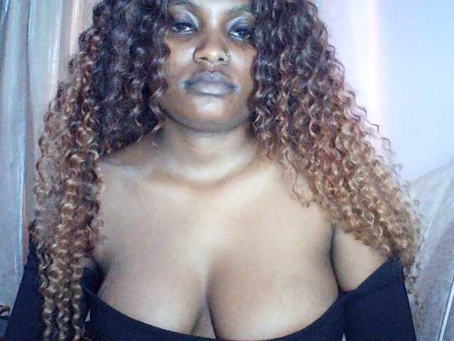 naughtygirll live cam on BongaCams