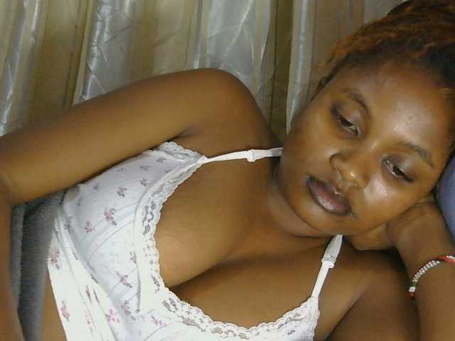 naughtygirll live cam on BongaCams