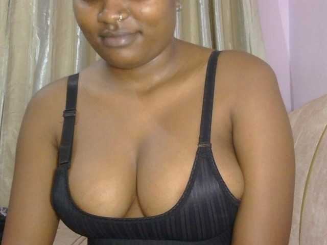 naughtygirll live cam on BongaCams