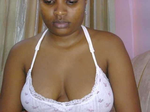 naughtygirll live cam on BongaCams