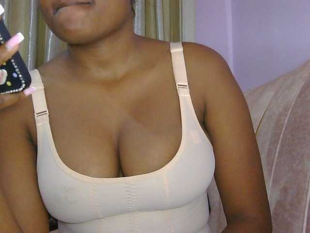 naughtygirll live cam on BongaCams