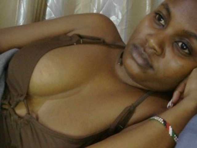 naughtygirll live cam on BongaCams