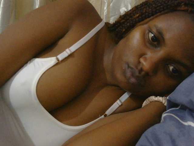 naughtygirll live cam on BongaCams