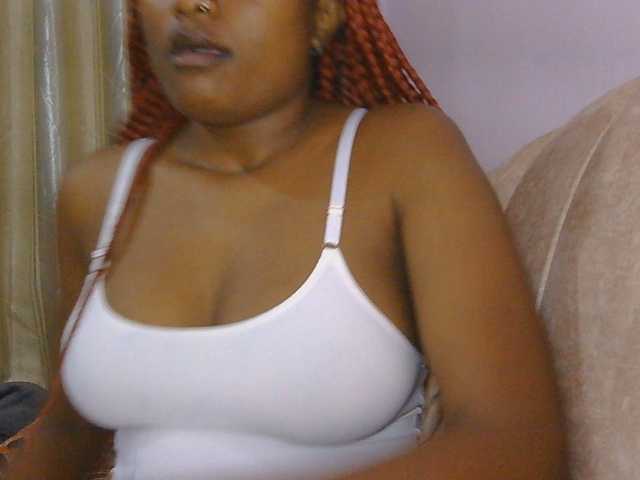 naughtygirll live cam preview