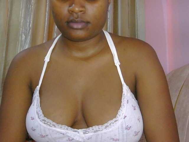 naughtygirll live cam on BongaCams