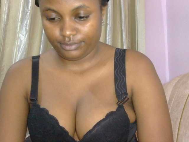 naughtygirll live cam