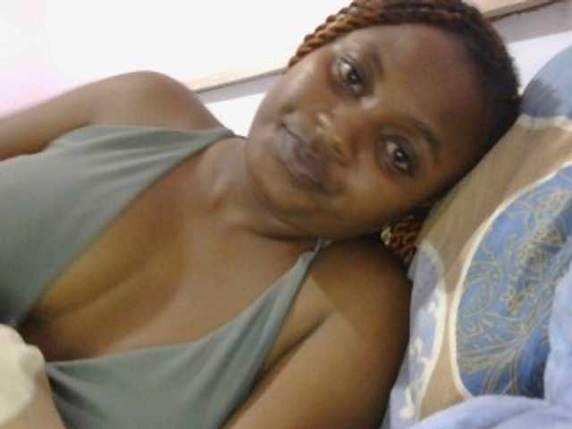 naughtygirll live cam on BongaCams