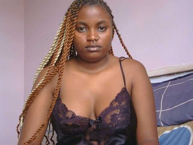 naughtygirll live cam on BongaCams