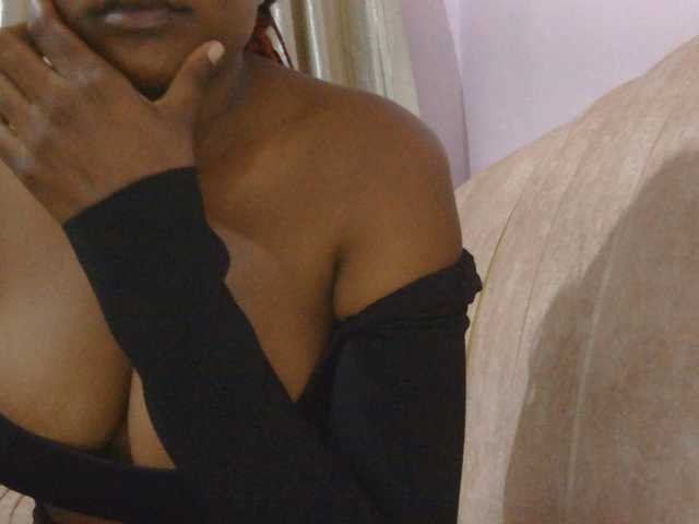naughtygirll live cam on BongaCams