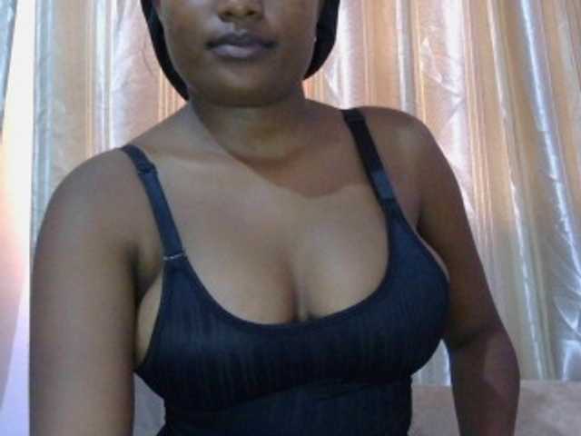 naughtygirll live cam on BongaCams