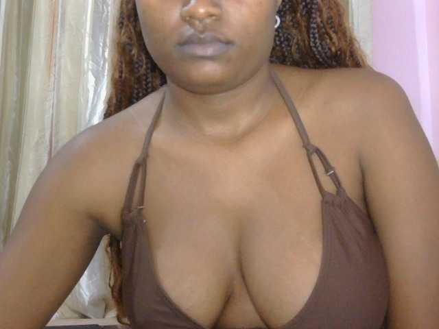 naughtygirll live cam on BongaCams