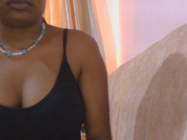 naughtygirll live cam on BongaCams