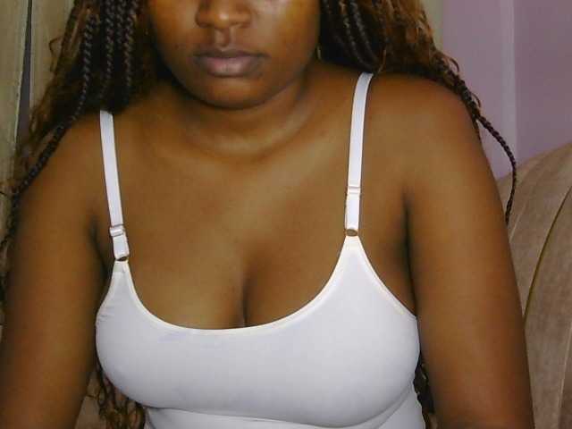 naughtygirll live cam on BongaCams