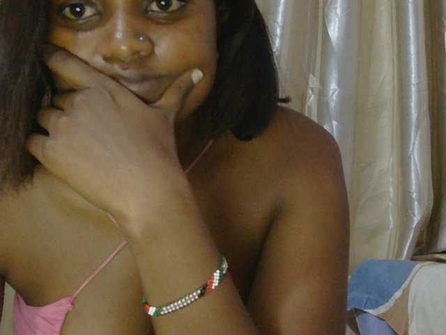 naughtygirll live cam on BongaCams