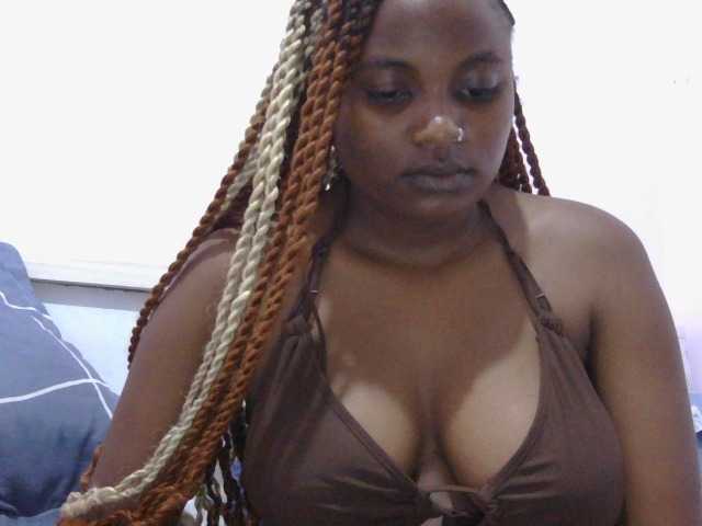 naughtygirll live cam on BongaCams