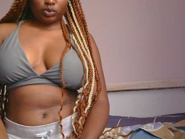 naughtygirll live cam on BongaCams