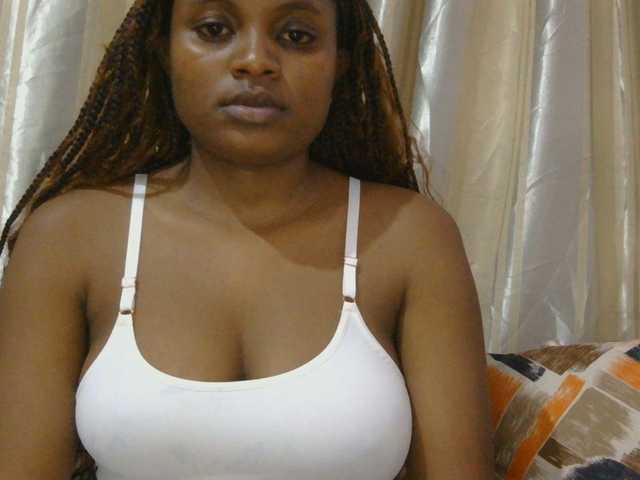 naughtygirll live cam on BongaCams