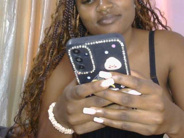 naughtygirll live cam on BongaCams