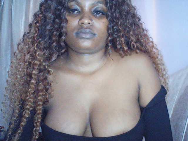 naughtygirll live cam preview