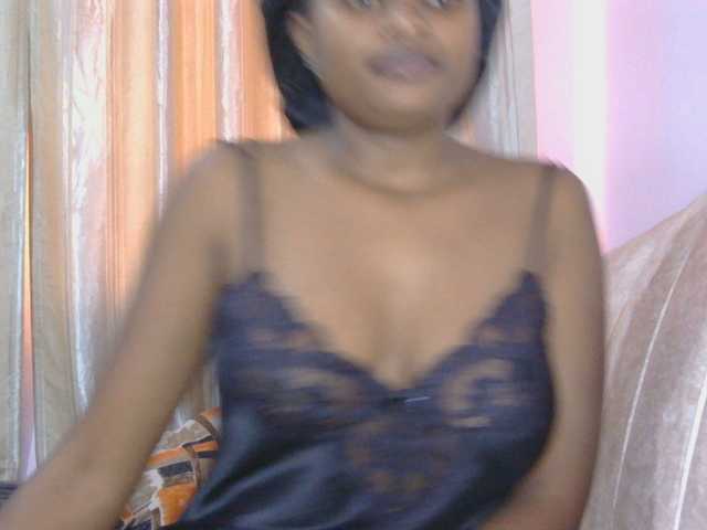 naughtygirll live cam on BongaCams