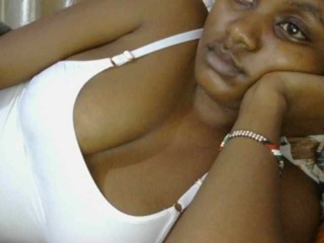 naughtygirll live cam on BongaCams