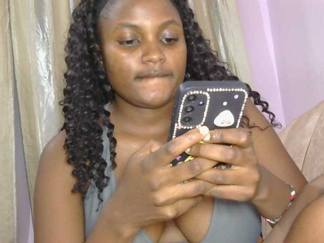 naughtygirll live cam on BongaCams