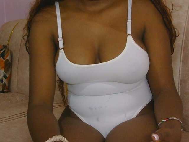 naughtygirll live cam on BongaCams