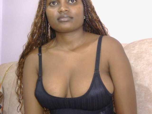 naughtygirll live cam on BongaCams