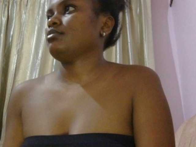 naughtygirll live cam on BongaCams