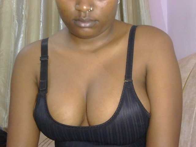 naughtygirll live cam on BongaCams
