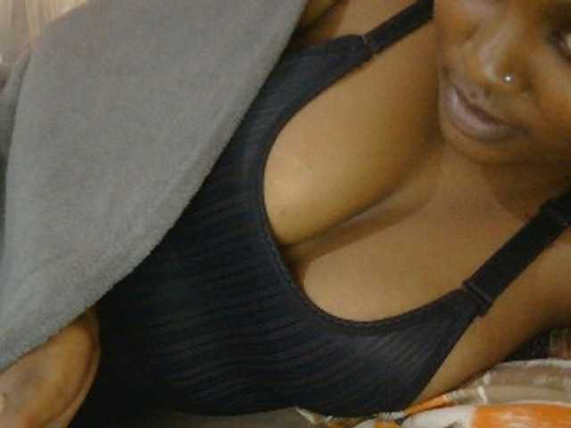 naughtygirll live cam on BongaCams