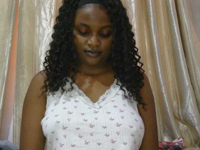 naughtygirll live cam on BongaCams