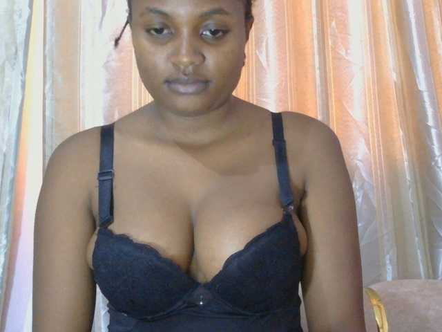 naughtygirll live cam on BongaCams