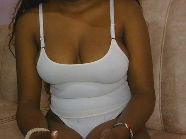 naughtygirll live cam on BongaCams