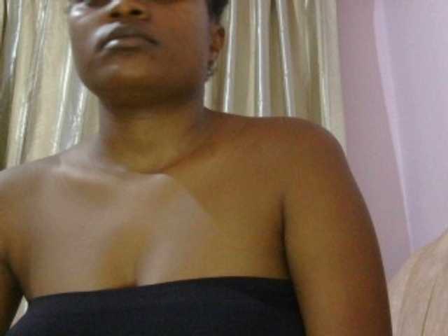 naughtygirll live cam on BongaCams