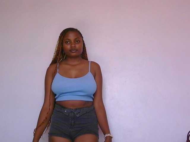 naughtygirll live cam on BongaCams