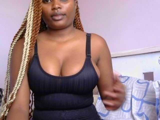 naughtygirll live cam on BongaCams