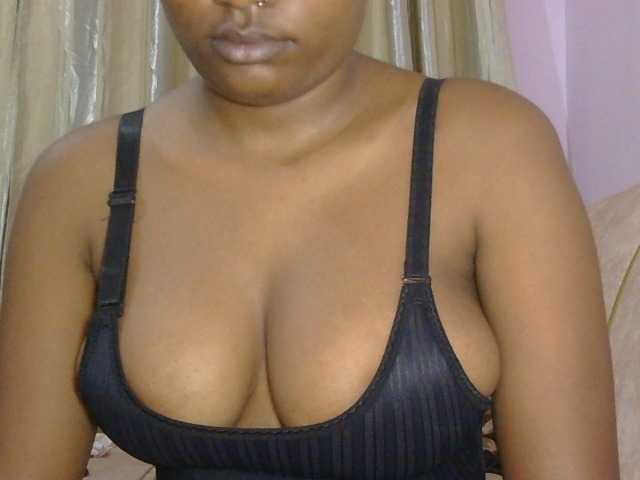 naughtygirll live cam on BongaCams