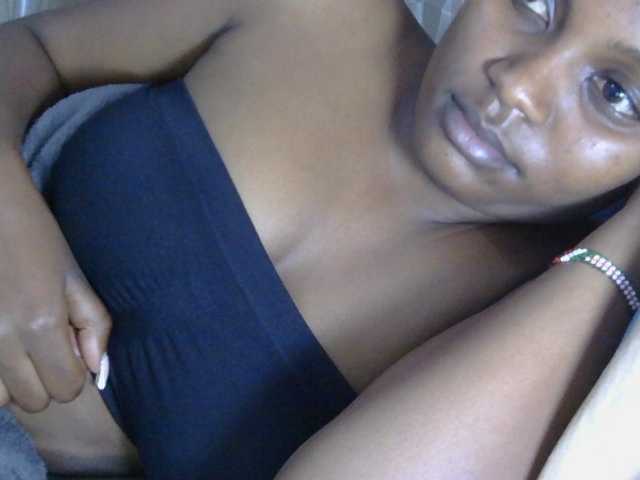 naughtygirll live cam on BongaCams