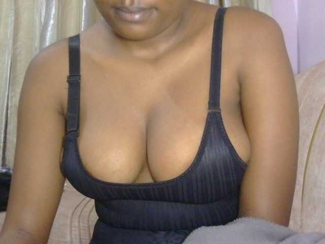naughtygirll live cam on BongaCams