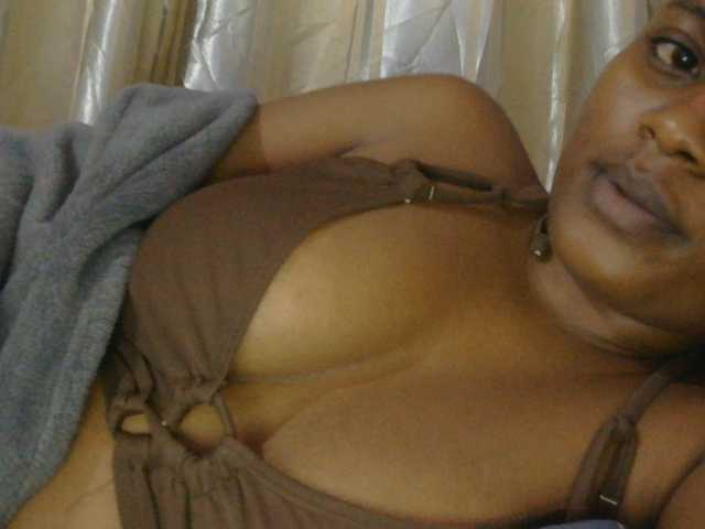 naughtygirll live cam on BongaCams