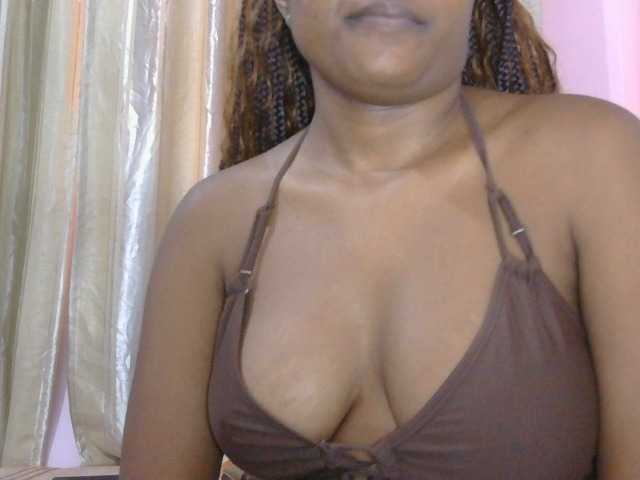 naughtygirll live cam on BongaCams