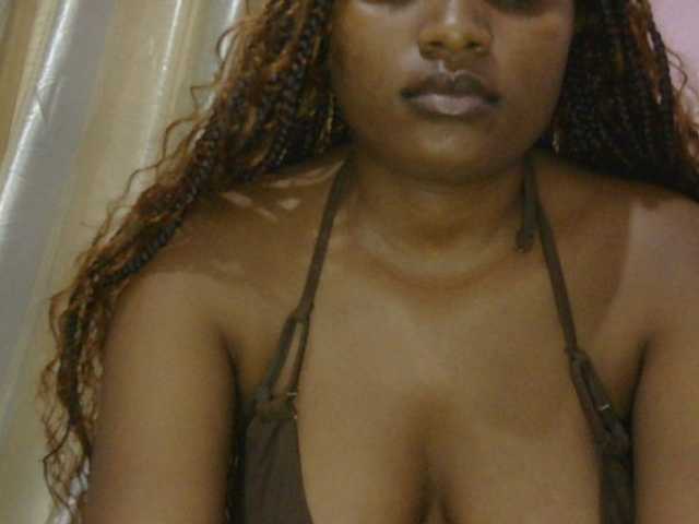 naughtygirll live cam on BongaCams